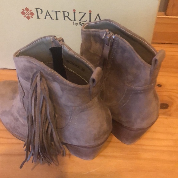 Spring Step Boots, Taupe Suede, Size 7-1/2, Patrizia - Picture 4 of 6